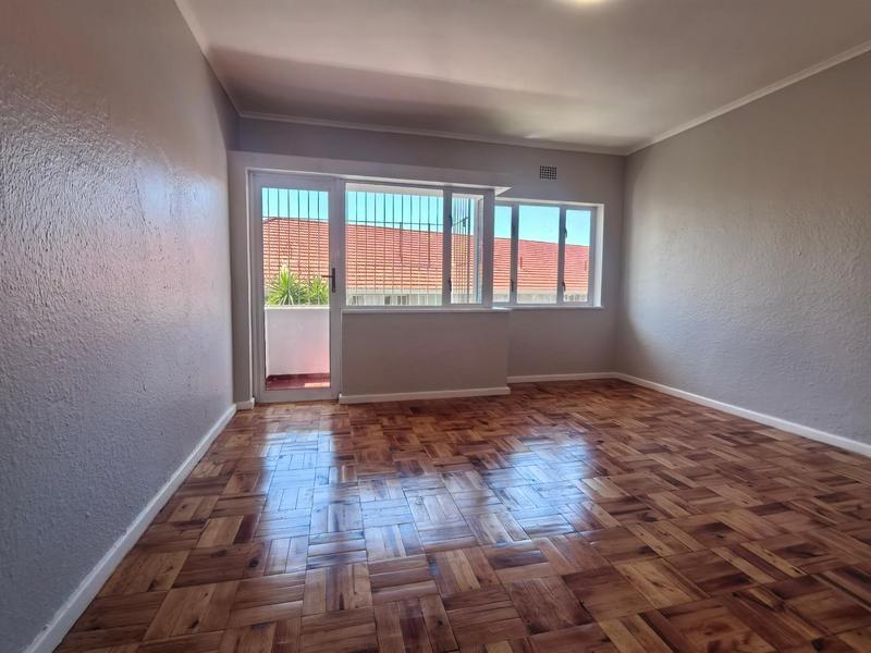 1 Bedroom Property for Sale in Vredehoek Western Cape